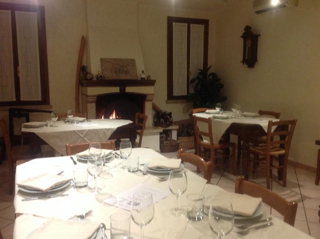 Agriturismo Loghino Caselle Сан-Джорджо-ди-Мантова Экстерьер фото