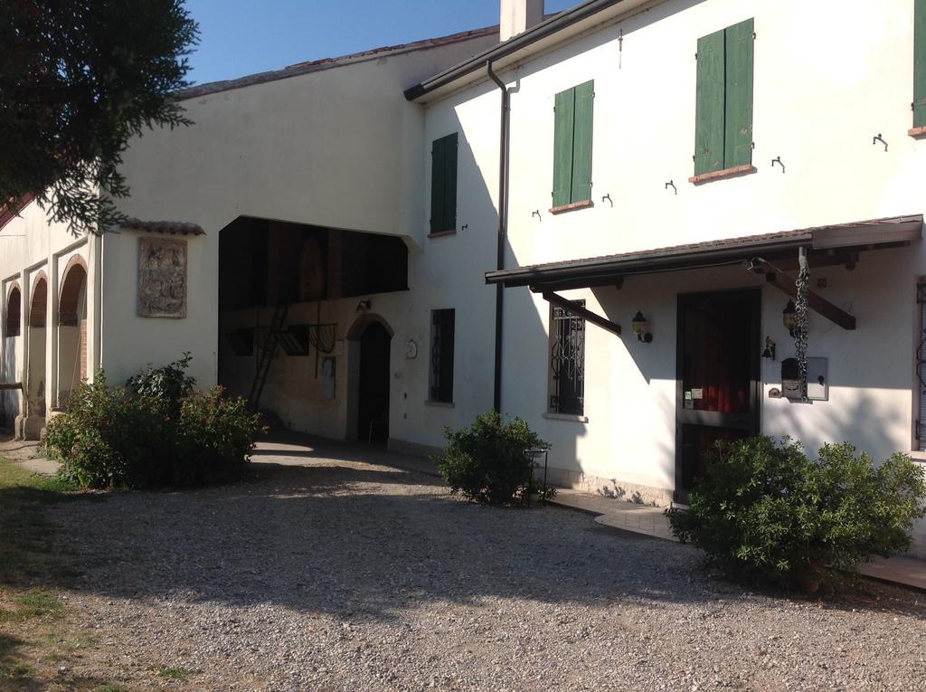 Agriturismo Loghino Caselle Сан-Джорджо-ди-Мантова Экстерьер фото